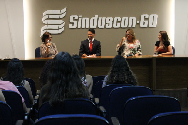 Maria Ester de Souza (CAU-GO), Wellington Guimarães (Sinduscon), Isabel Coelho (Vertical Green) e Denise Faria (ICQ Brasil)